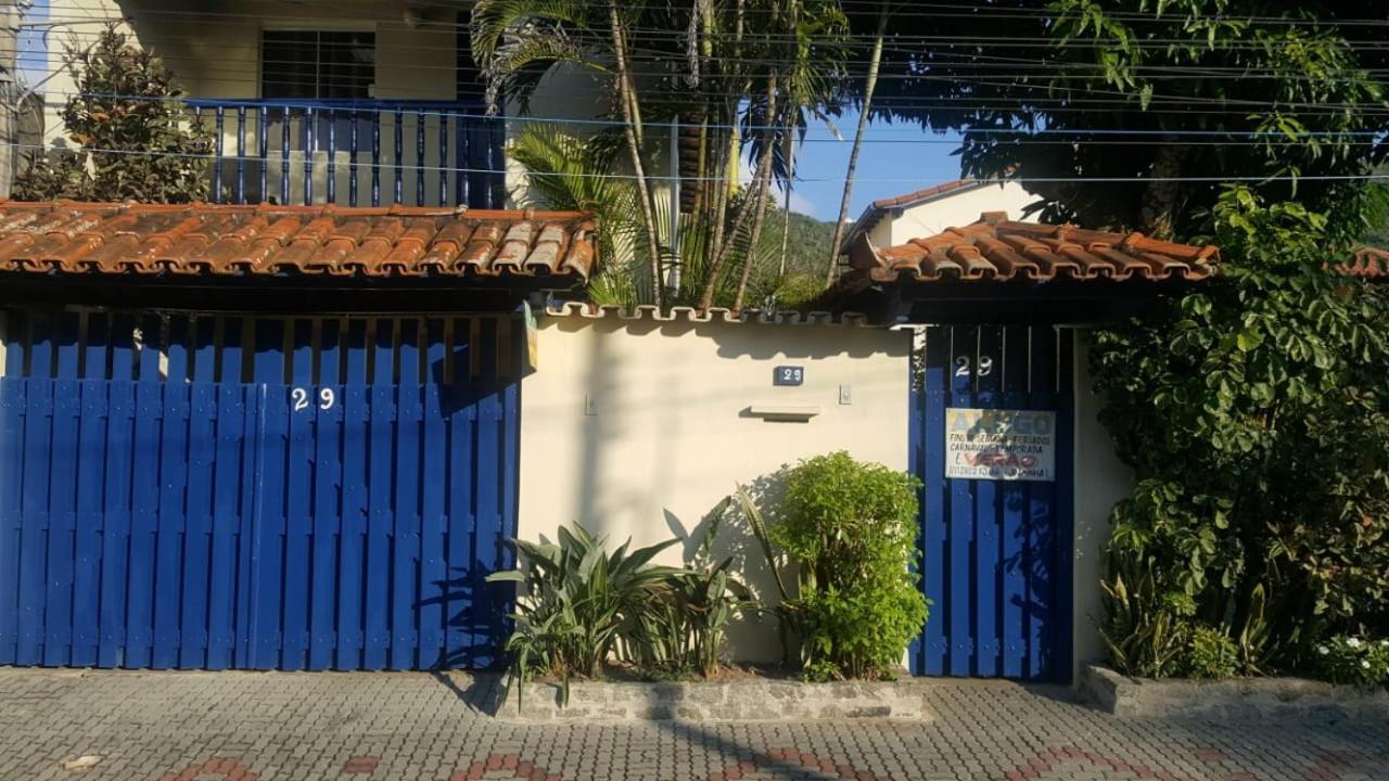 Perto De Praia Dos Anjos *